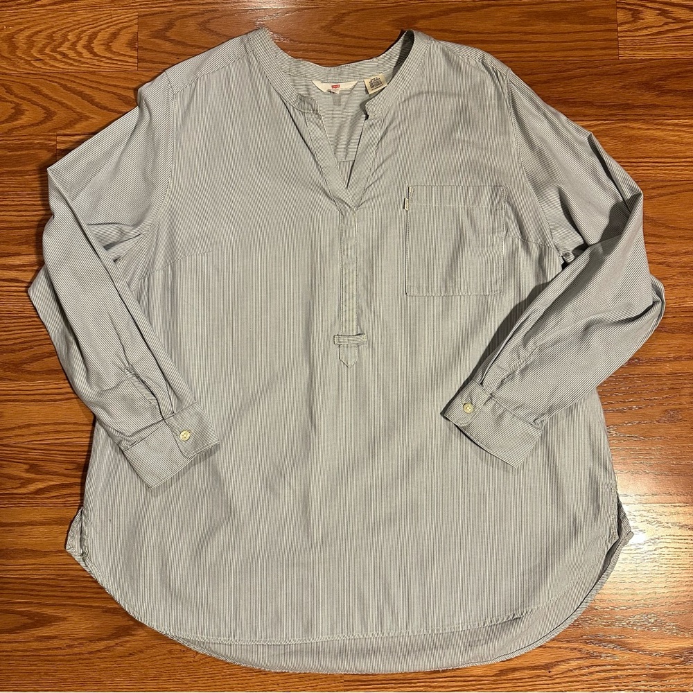 Levi’s Cotton Split V-Neck Pinstripe Long sleeve Tunic size 1X